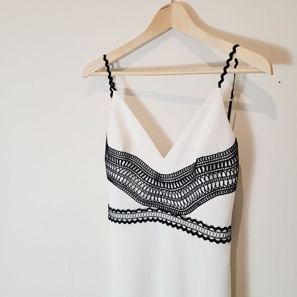 StyleStalker White Crochet Lace Midi Dress Size Small - Picture 7 of 11